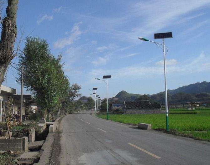 农村安装太阳能路灯还是普通路灯? 农村安装太阳能路灯还是普通路灯?